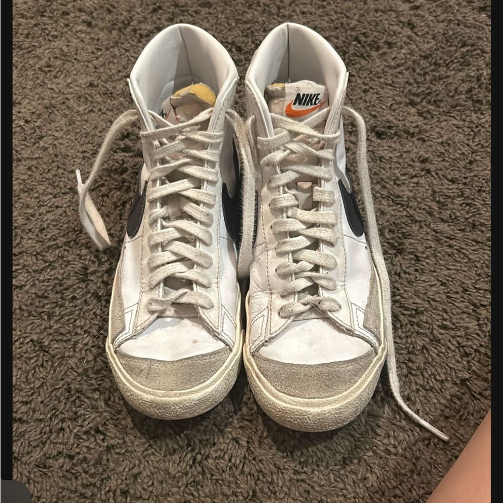 Nike White and Gray Sneakers with Classic Design